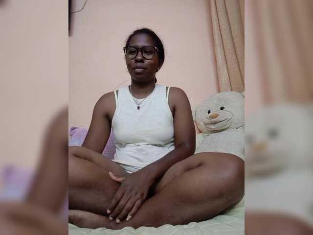 Katty-12's BongaCams show and profile