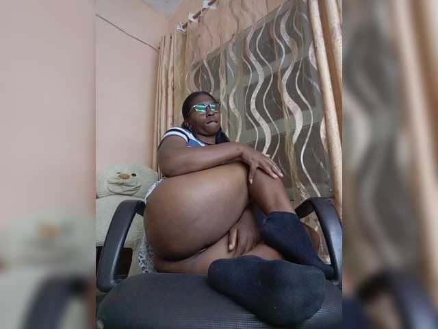 Katty-12 —  Thanks to all my tippers ... I hope everyone will support me and help me get into the top 15 of the Queen of Queens ... I love doing everything from my tip menu ... Join me for hot private chat mmm 