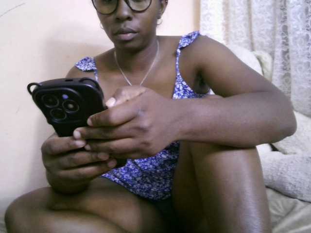 Katty-12's BongaCams show and profile