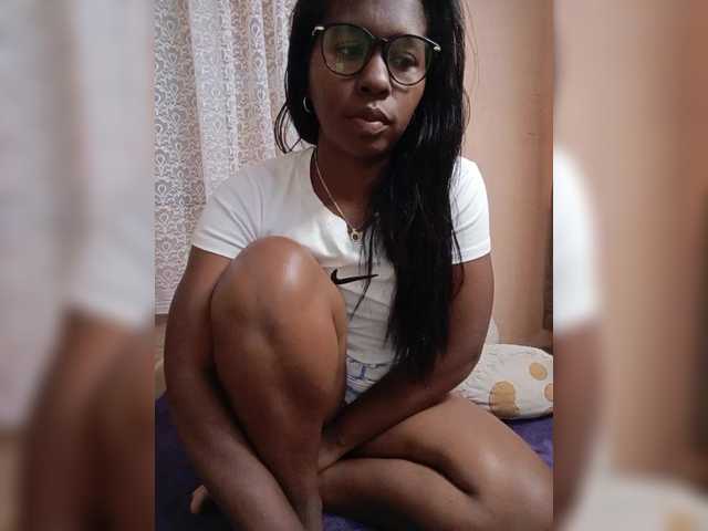 Katty-12's BongaCams show and profile