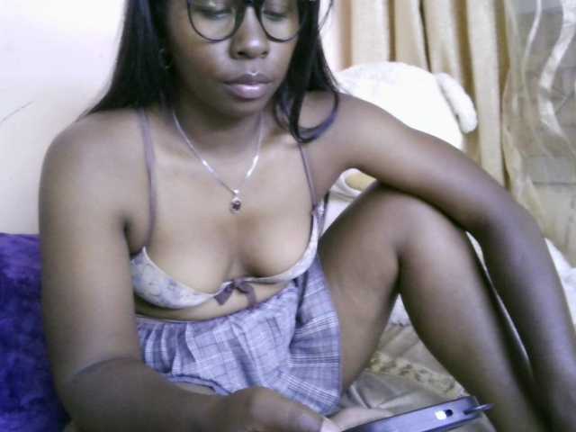 Katty-12's BongaCams show and profile