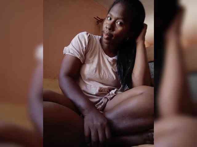 Katty-12 Live Webcam on BongaCams