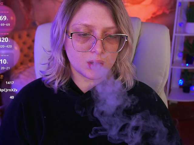 CoolTatis's BongaCams show and profile