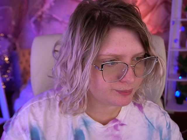 CoolTatis's BongaCams show and profile