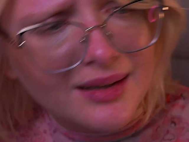 CoolTatis's BongaCams show and profile