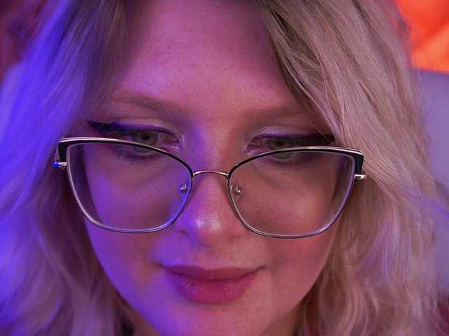 CoolTatis's BongaCams show and profile