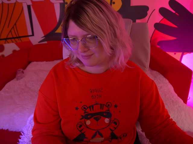 CoolTatis's BongaCams show and profile