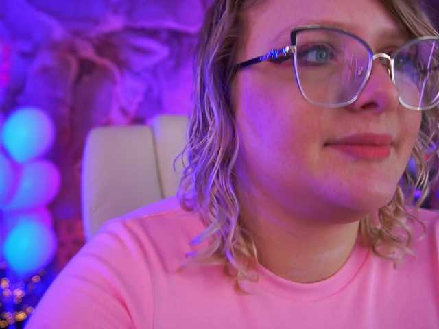 CoolTatis's BongaCams show and profile