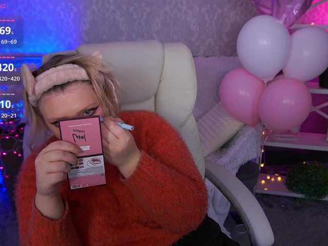 CoolTatis's BongaCams show and profile