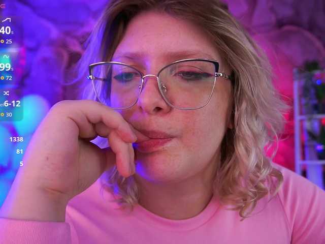 CoolTatis's BongaCams show and profile