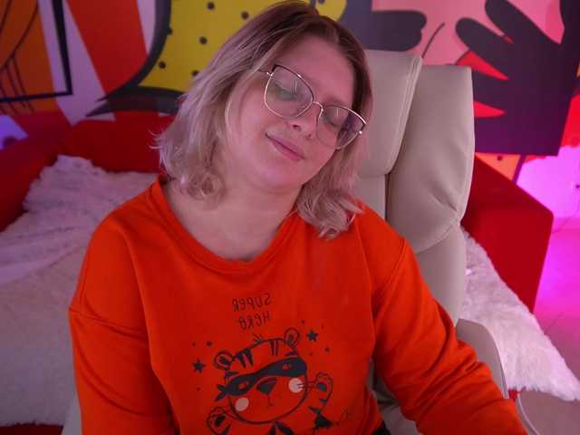 CoolTatis's BongaCams show and profile