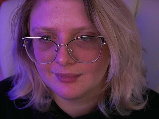 CoolTatis's BongaCams show and profile