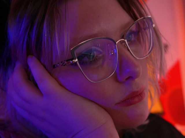 CoolTatis's BongaCams show and profile