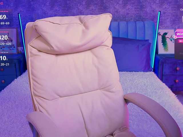 CoolTatis's BongaCams show and profile