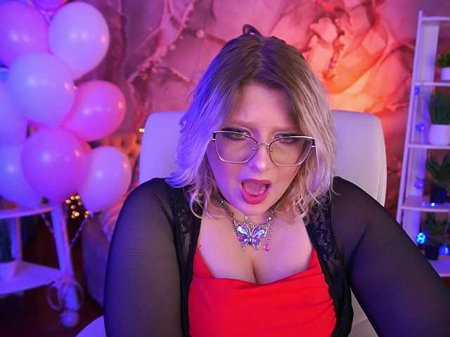 CoolTatis's BongaCams show and profile