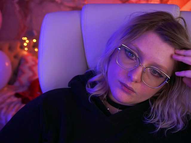 CoolTatis's BongaCams show and profile