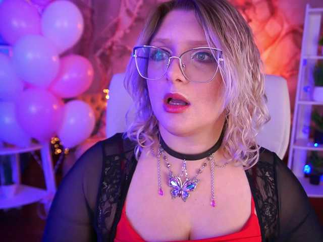 CoolTatis's BongaCams show and profile