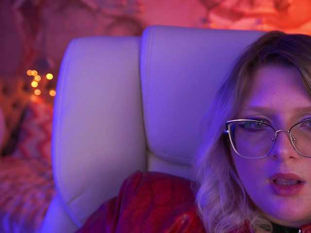 CoolTatis's BongaCams show and profile