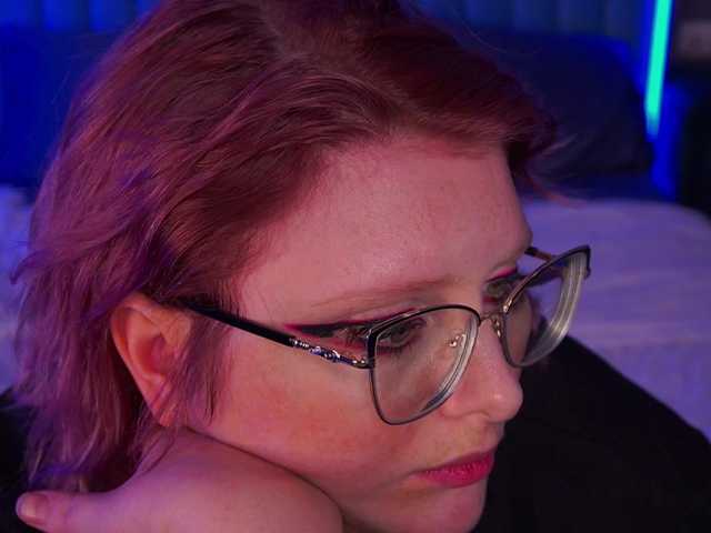 CoolTatis's BongaCams show and profile