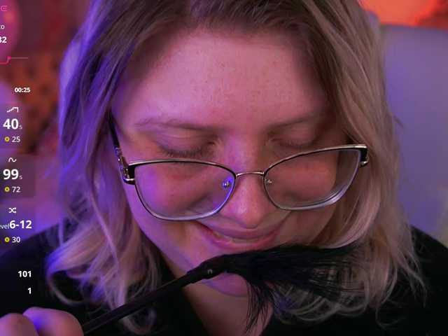 CoolTatis's BongaCams show and profile