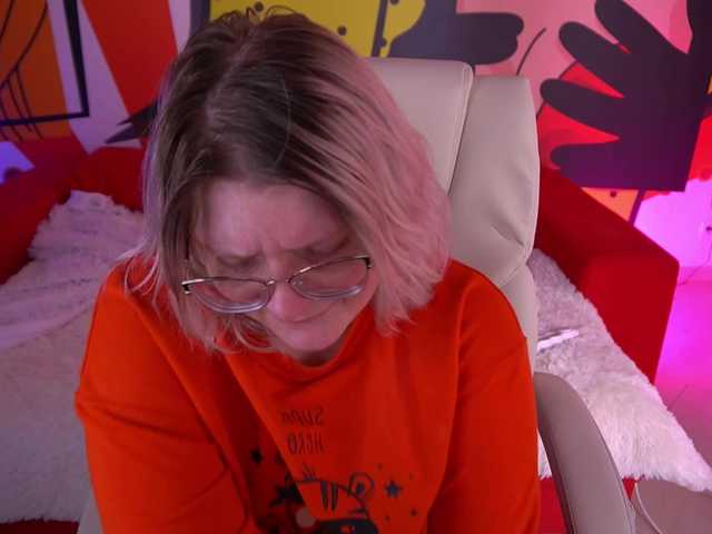 CoolTatis's BongaCams show and profile