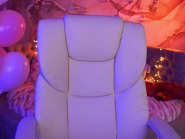 CoolTatis's BongaCams show and profile