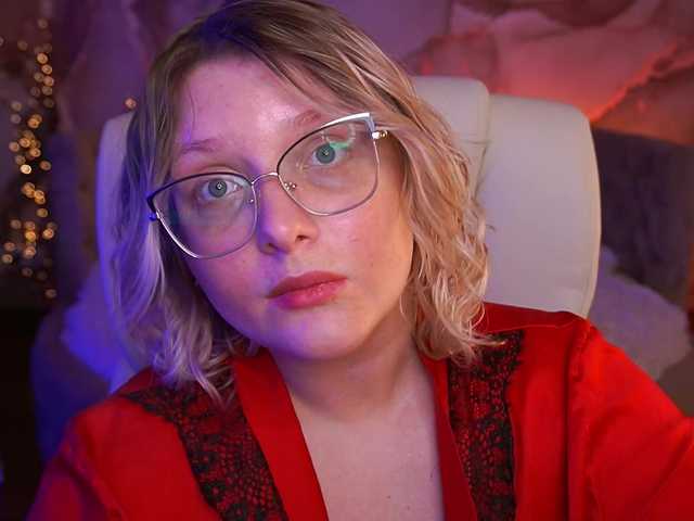 CoolTatis's BongaCams show and profile