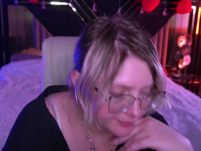 CoolTatis's BongaCams show and profile