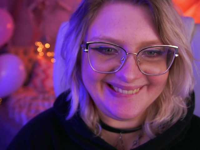 CoolTatis's BongaCams show and profile