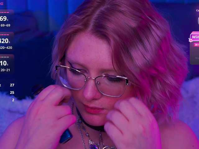 CoolTatis's BongaCams show and profile