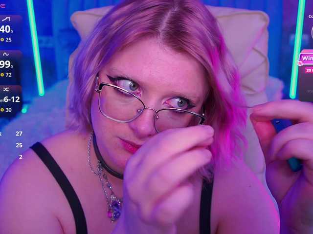 CoolTatis's BongaCams show and profile