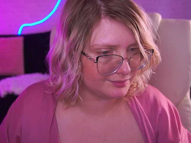 CoolTatis's BongaCams show and profile