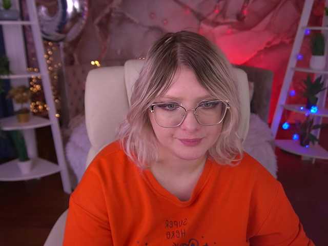 CoolTatis's BongaCams show and profile