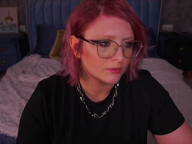 CoolTatis's BongaCams show and profile