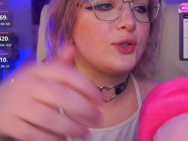 CoolTatis's BongaCams show and profile