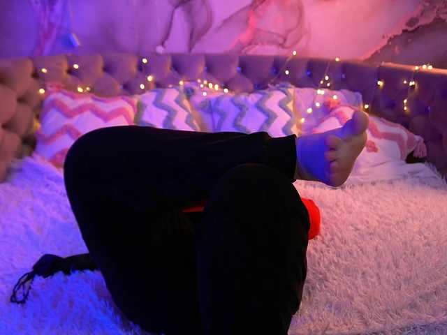 CoolTatis's BongaCams show and profile