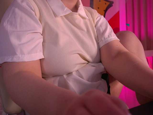 CoolTatis's BongaCams show and profile