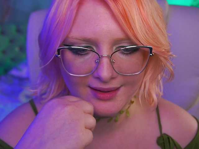 CoolTatis's BongaCams show and profile