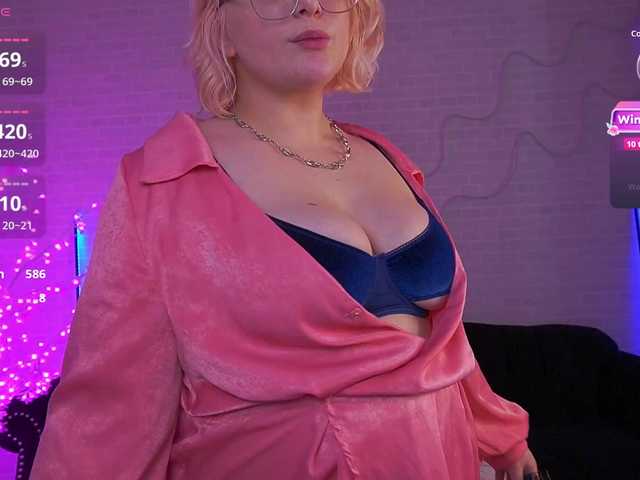 CoolTatis's BongaCams show and profile