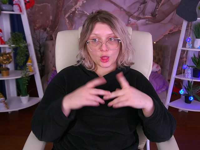 CoolTatis's BongaCams show and profile