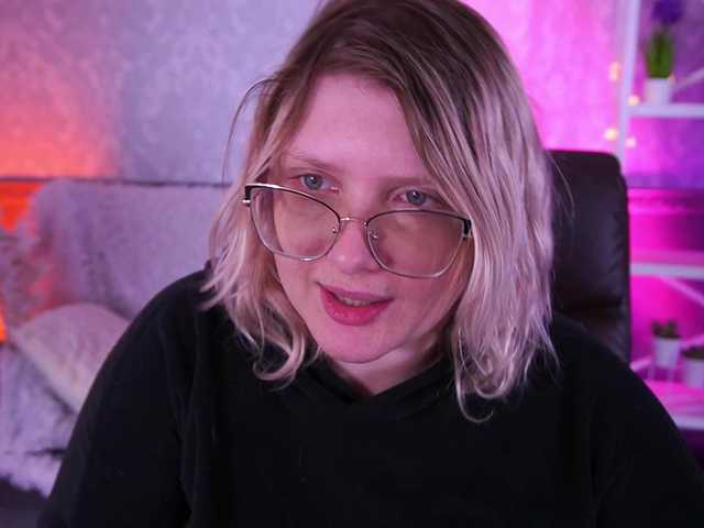 CoolTatis's BongaCams show and profile