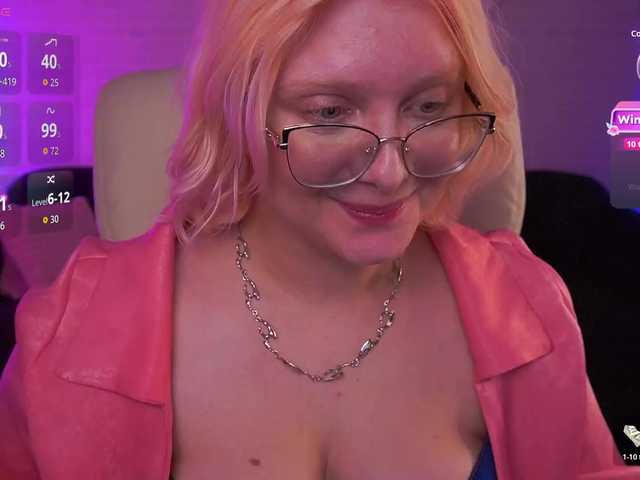 CoolTatis's BongaCams show and profile