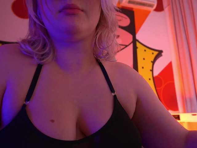 CoolTatis's BongaCams show and profile