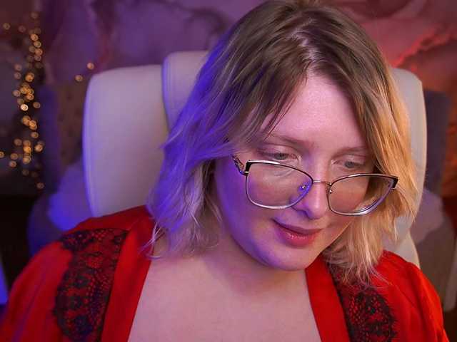 CoolTatis's BongaCams show and profile