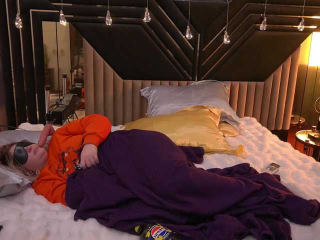 CoolTatis's BongaCams show and profile