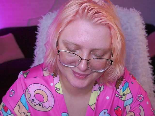 CoolTatis's BongaCams show and profile