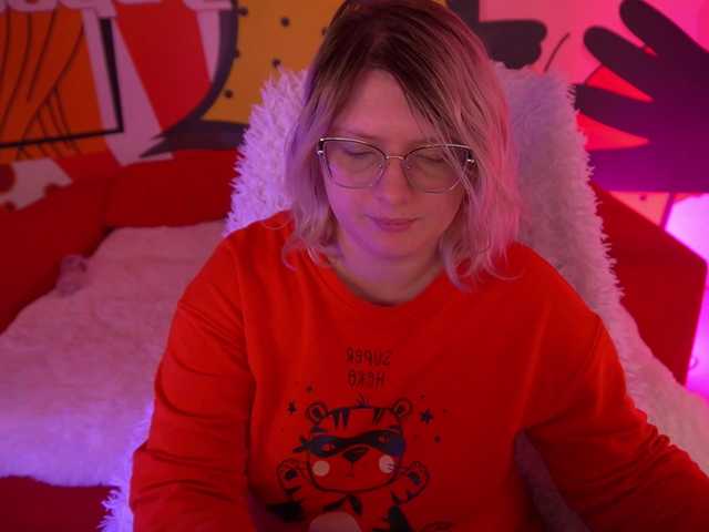 CoolTatis's BongaCams show and profile