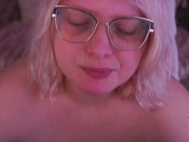 CoolTatis's BongaCams show and profile