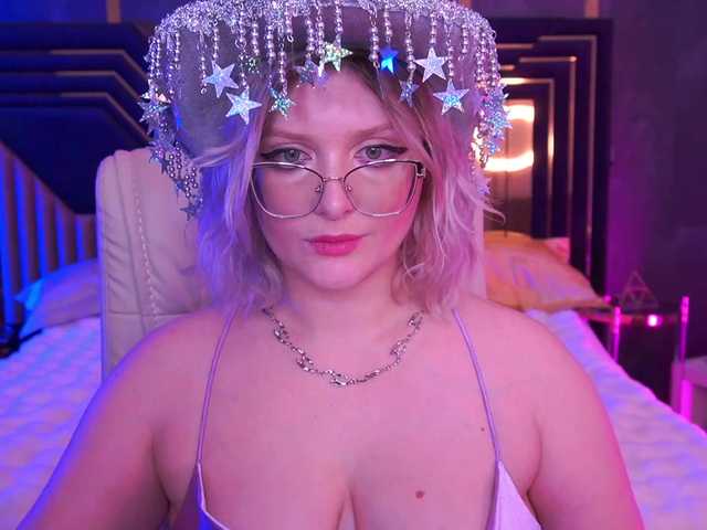 CoolTatis's BongaCams show and profile