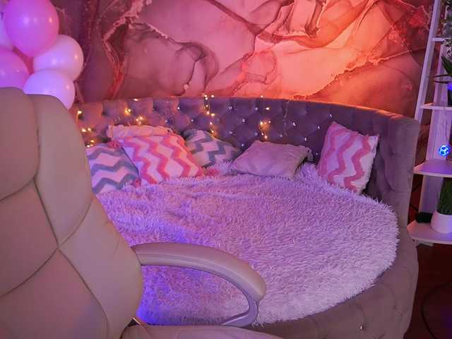 CoolTatis's BongaCams show and profile